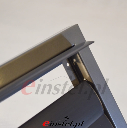 Żaluzja grawitacyjna do wentylatora - otwory montażowe jak instalowane do ściany - zdjęcie 1.jpg